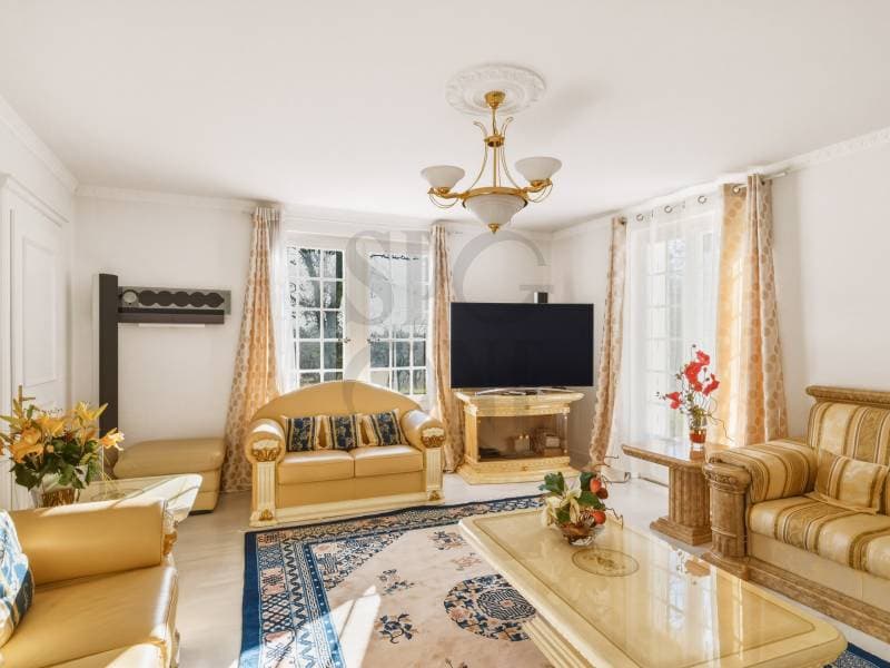 Charming country property with open views (4)