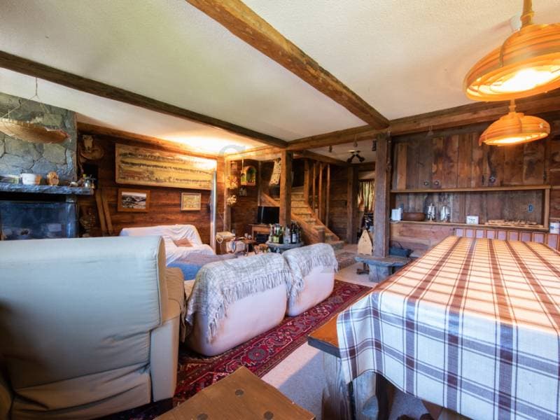Chalet typique avec vue à couper le souffle (7)