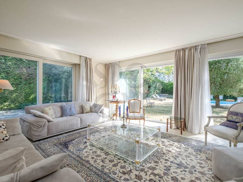Élégante villa familiale avec piscine et pool house (4)