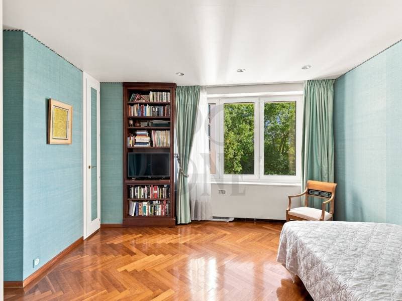 Penthouse en duplex face au lac avec terrasse et vue panoramique (11)