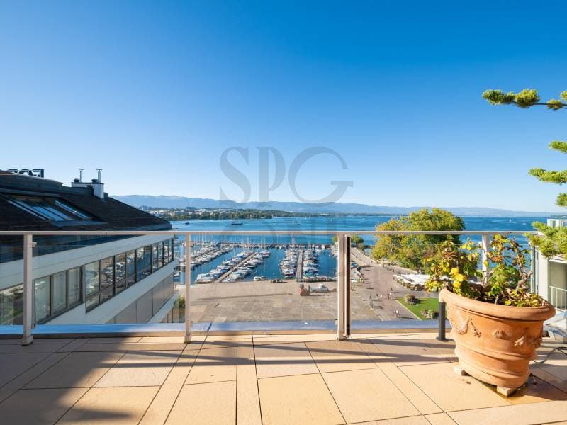 Penthouse en duplex face au lac avec terrasse et vue panoramique (2)