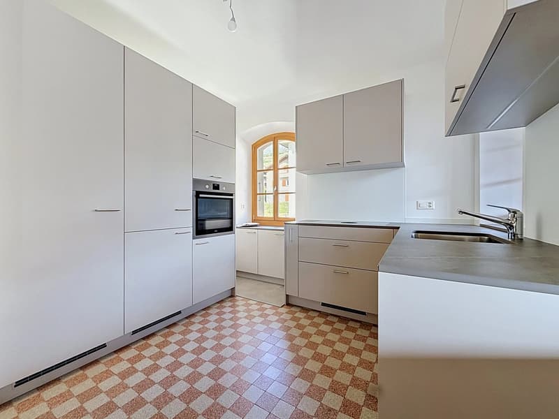 Zu vermieten: 4,5 Zimmer renoviert, 150 m², mit Garten, Garage und Panoramablick (3)