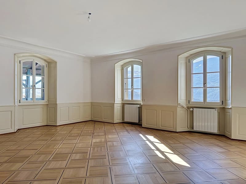 Zu vermieten: 4,5 Zimmer renoviert, 150 m², mit Garten, Garage und Panoramablick (9)
