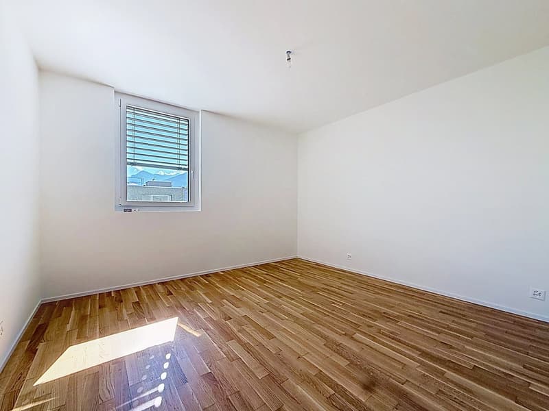 Zu vermieten in Uvrier großes 2.5-Zimmer-Attikawohnung mit Terrasse (7)