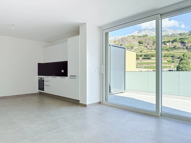 Zu vermieten in Uvrier großes 2.5-Zimmer-Attikawohnung mit Terrasse (4)