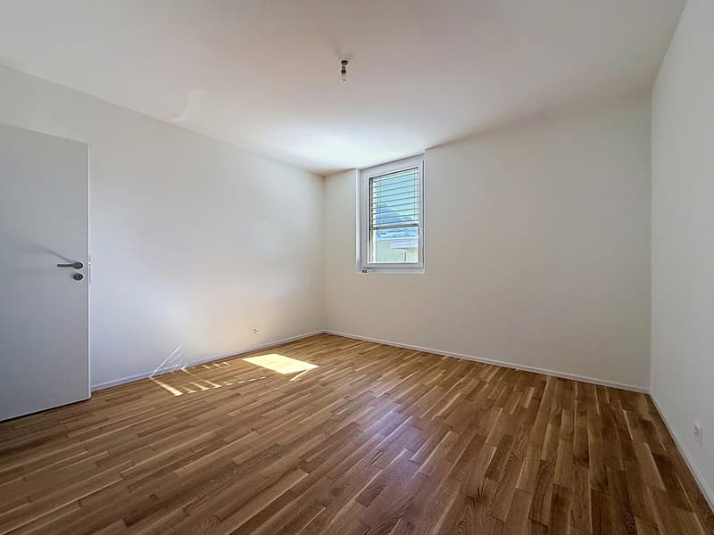 Zu vermieten in Uvrier großes 2.5-Zimmer-Attikawohnung mit Terrasse (10)
