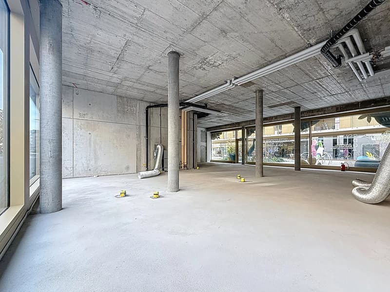 For rent ? Commercial surfaces with shop windows ? Cour de Gare (Sion) (6)