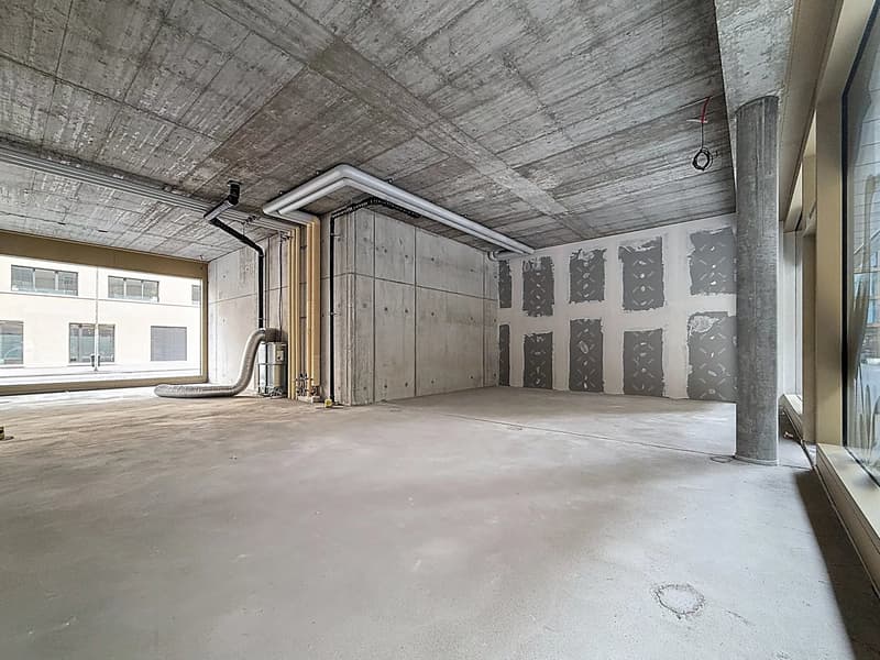 For rent ? Commercial surfaces with shop windows ? Cour de Gare (Sion) (4)