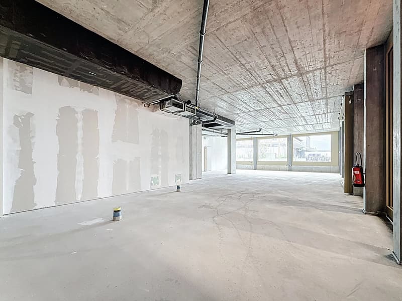 FOR RENT - Prime location - Arcade 142.22 m² on the Train Station Square (Sion) (4)