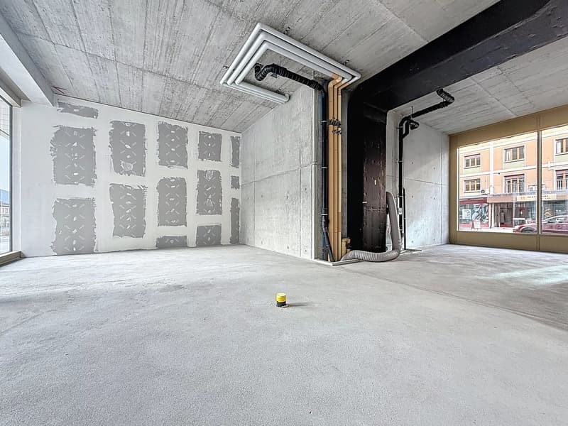 Retail space with high visibility - 87.25 m² - Cour de Gare (Sion) (3)