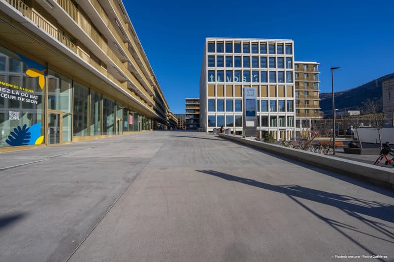 Retail space with high visibility - 87.25 m² - Cour de Gare (Sion) (5)