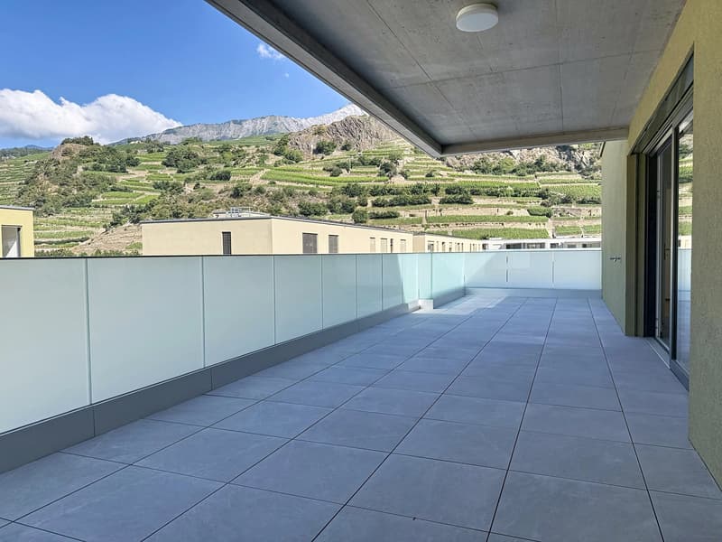 Bright 2.5-room apartment on the 2nd floor with large terrace - Alegria promotion in Uvrier (9)