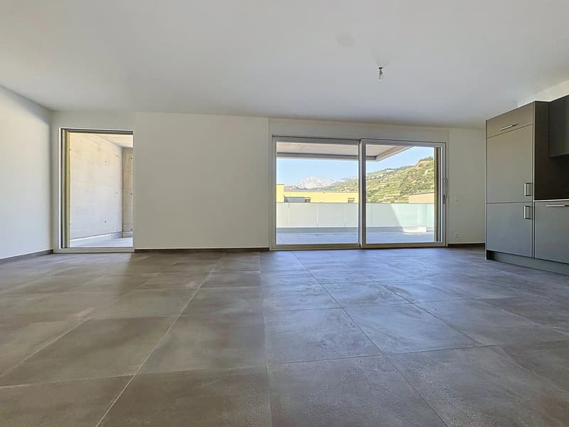 Bright 2.5-room apartment on the 2nd floor with large terrace - Alegria promotion in Uvrier (3)