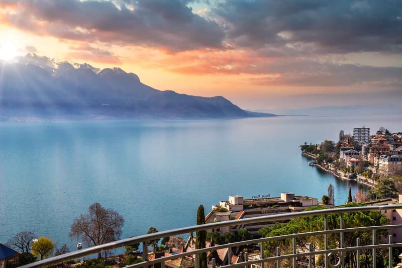 Meraviglioso appartamento di 5.5 locali in una residenza di prestigio in vendita nel centro di Montreux (2)