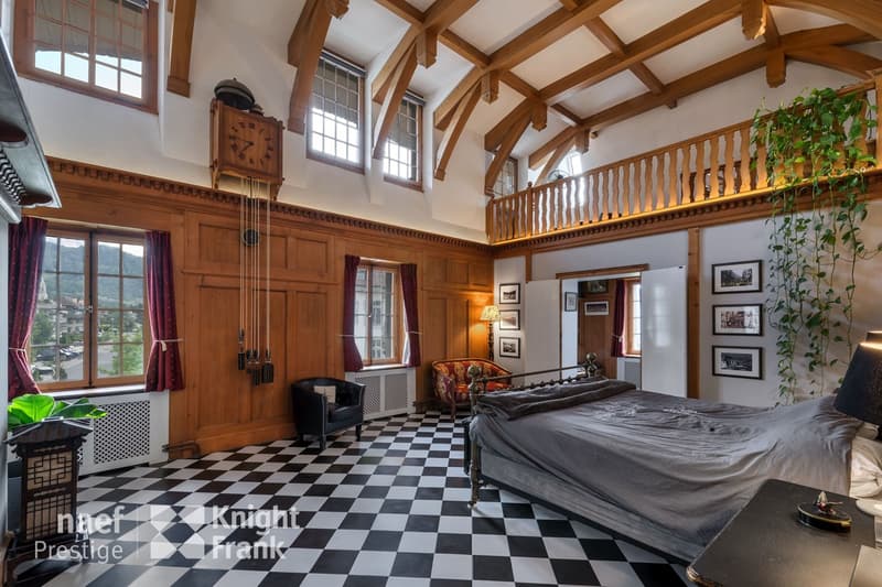 Individual house with a lot of character and 10 rooms in the city center for sale in St-Légier (1)