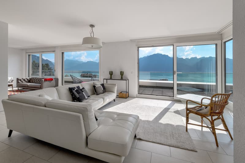 Superbo penthouse con enorme terrazza e vista panoramica sul lago (4)