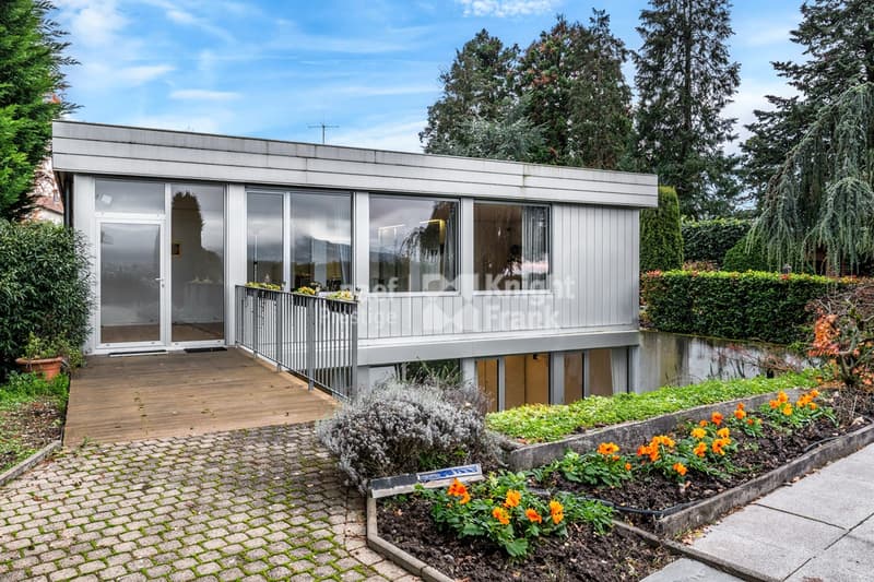 Architect's house with 3 apartments and outdoor pool for sale in Chernex / Montreux (8)