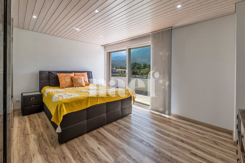 Very beautiful single-family house with 6.5 rooms, independent studio, and outdoor pool for sale in Bex (9)