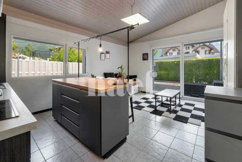 Very beautiful single-family house with 6.5 rooms, independent studio, and outdoor pool for sale in Bex (13)