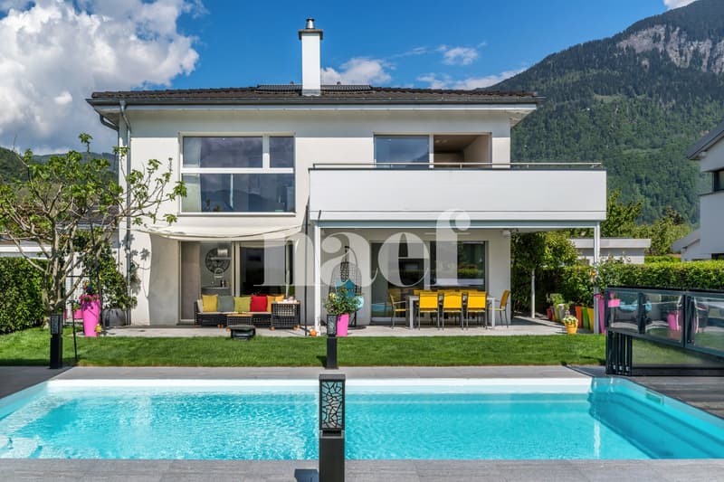 Very beautiful single-family house with 6.5 rooms, independent studio, and outdoor pool for sale in Bex (1)