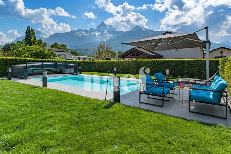 Very beautiful single-family house with 6.5 rooms, independent studio, and outdoor pool for sale in Bex (4)