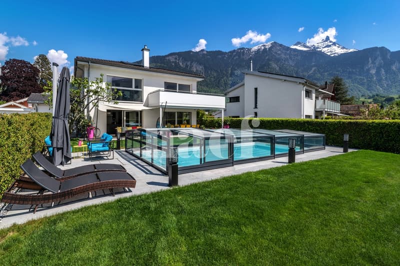 Very beautiful single-family house with 6.5 rooms, independent studio, and outdoor pool for sale in Bex (2)
