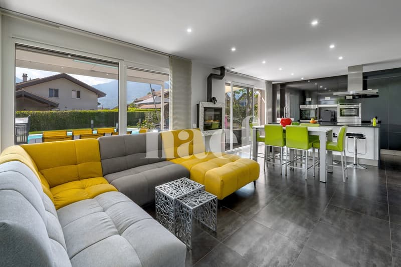 Very beautiful single-family house with 6.5 rooms, independent studio, and outdoor pool for sale in Bex (7)