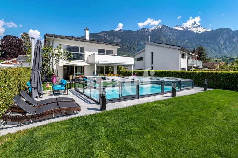 Very beautiful single-family house with 6.5 rooms, independent studio, and outdoor pool for sale in Bex (2)