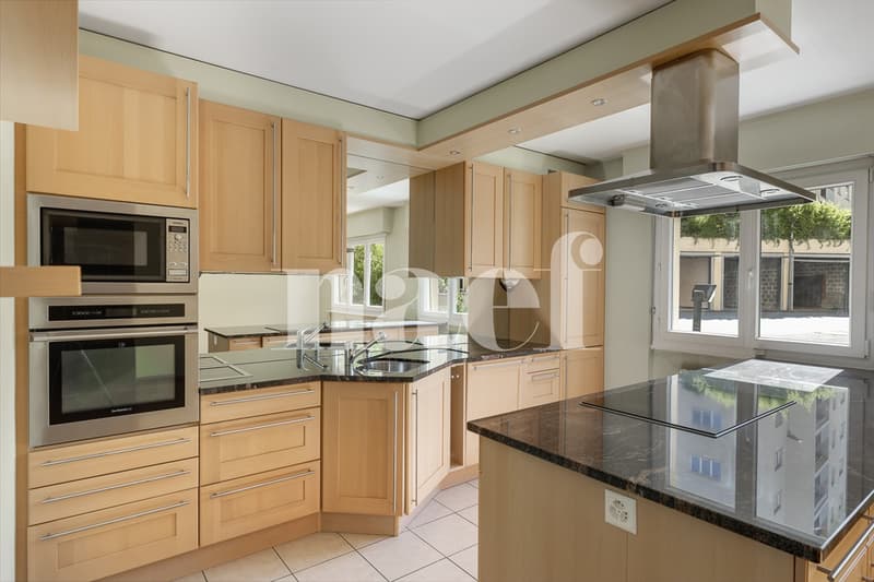 Exclusive! Spacious 3.5-room apartment with balcony and unobstructed view of the lake for sale in Chernex / Montreux (5)