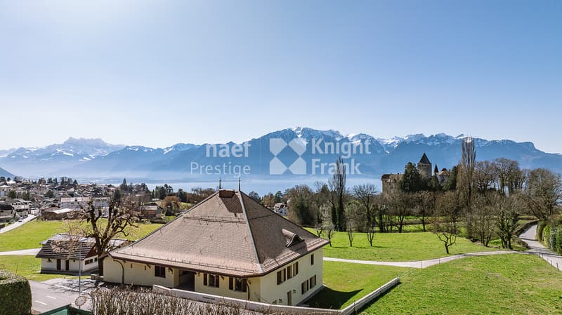 For sale - Individual property with 12.5 rooms, just a stone's throw from the center of Blonay and with magnificent views of the lake (2)