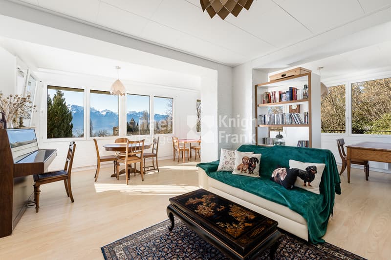 For sale - Individual property with 12.5 rooms, just a stone's throw from the center of Blonay and with magnificent views of the lake (6)
