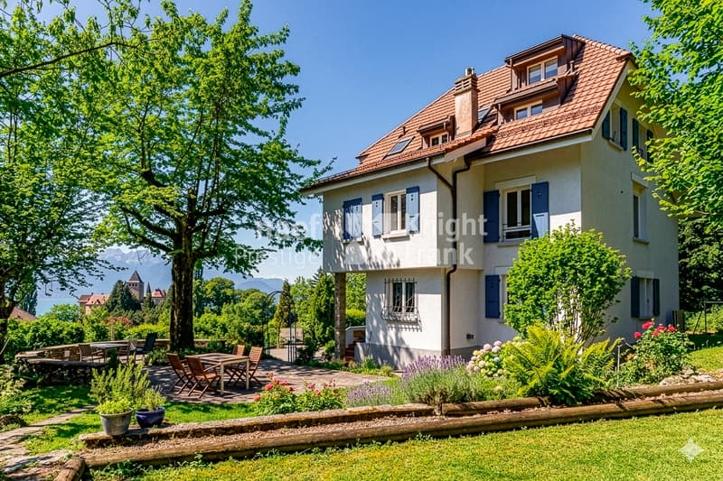 For sale - Individual property with 12.5 rooms, just a stone's throw from the center of Blonay and with magnificent views of the lake (1)