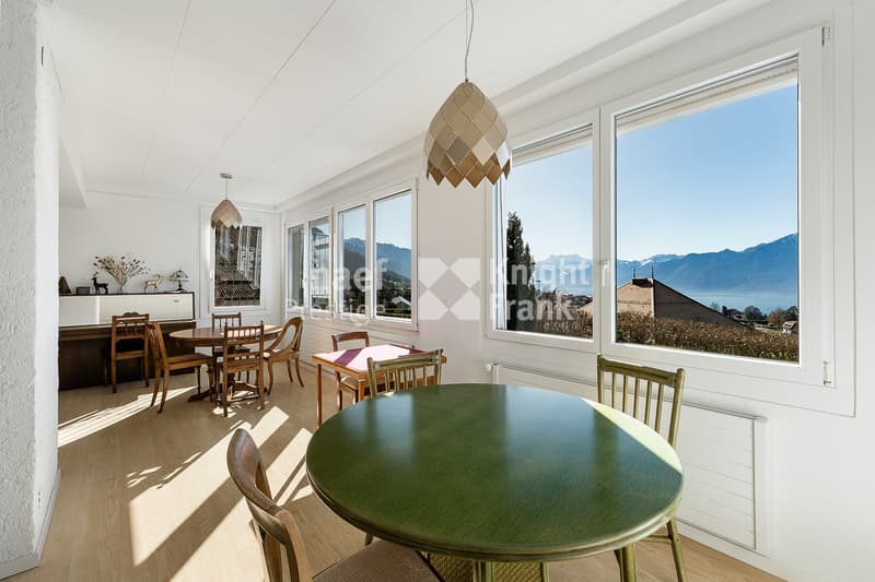 For sale - Individual property with 12.5 rooms, just a stone's throw from the center of Blonay and with magnificent views of the lake (5)