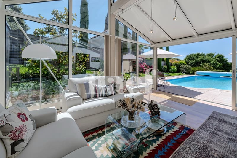 Beautiful individual villa with 7.5 rooms and outdoor pool for sale in Villeneuve (6)