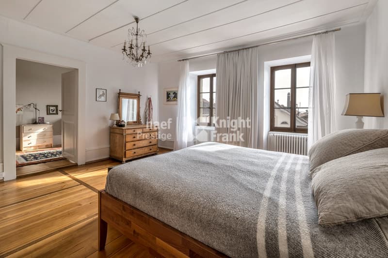 Maison vigneronne de deux appartements et un caveau à vendre au coeur du village d'Epesses (11)
