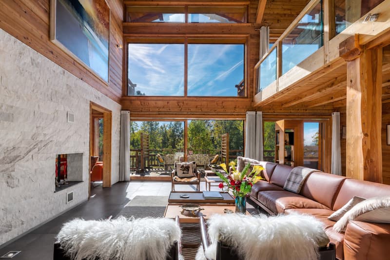 A Chalet Bayrou for sale in the Villars-sur-Ollon region - The art of alpine construction from Megève to Crans-Montana (1)