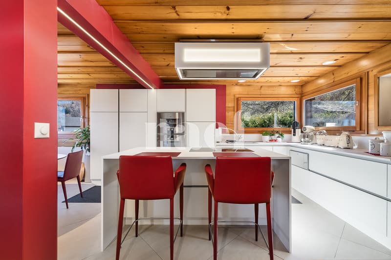 Magnificent renovated chalet with jacuzzi and counter-current pool for sale in Choëx (12)
