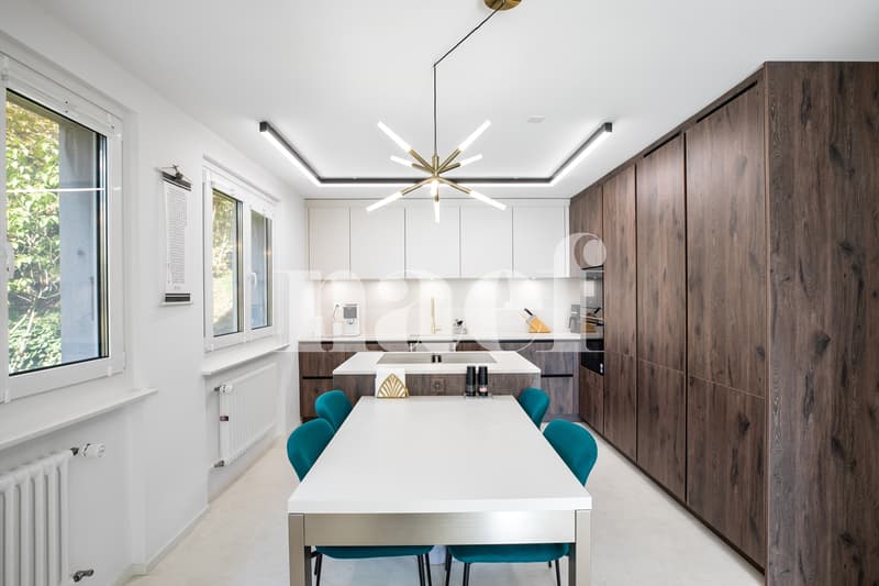 En exclusivité ! Lumineux appartement entièrement rénové de 4.5 pièces à vendre au coeur de Vevey (2)