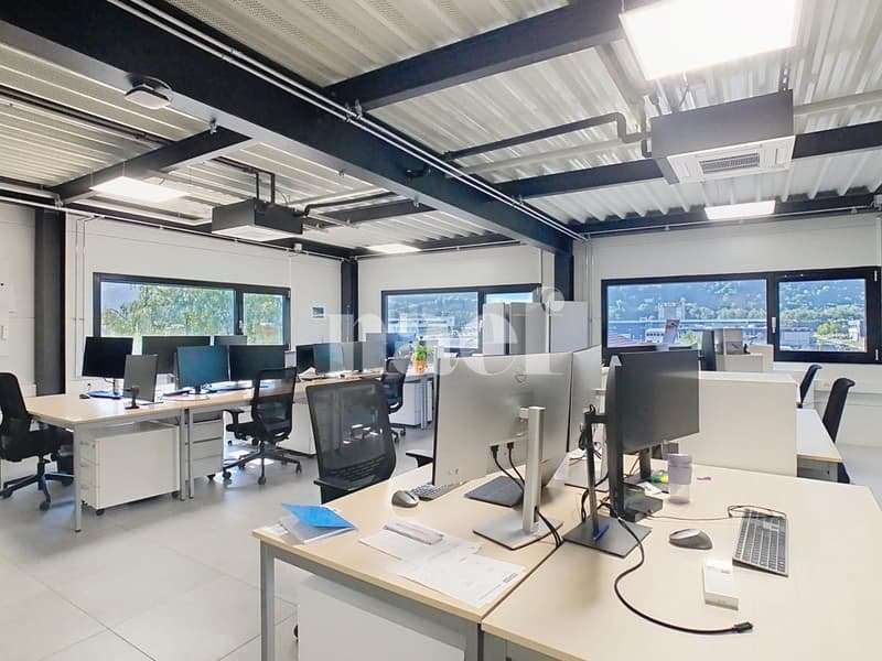 Offices of 130 m2 on the 1st floor (1)