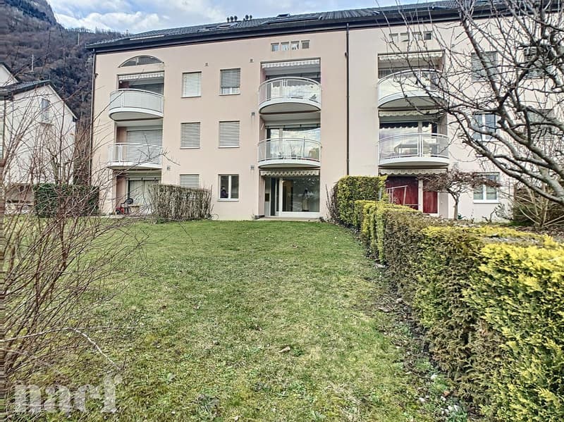 Zweieinhalb-Zimmer-Wohnung im Erdgeschoss mit Garten (1)