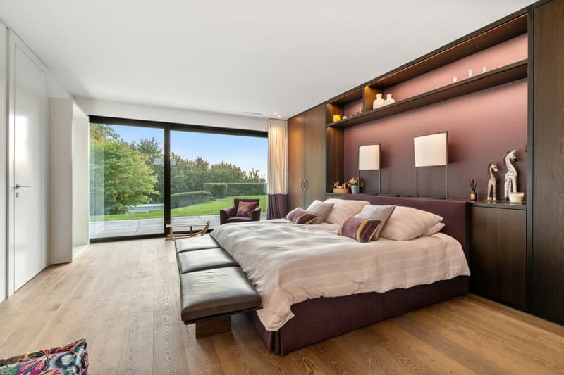 Exceptional property with contemporary architecture (9)
