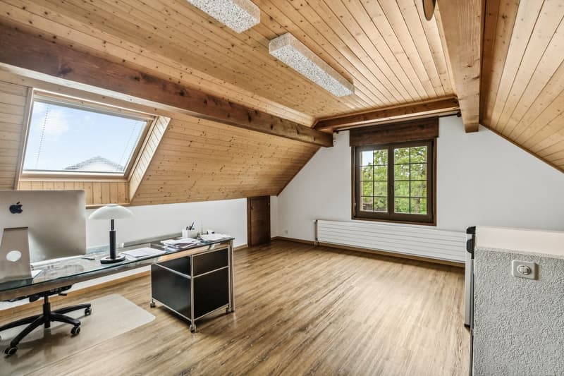 Villa spaziosa di 180m2 abitabili nel cuore del villaggio con ufficio (11)