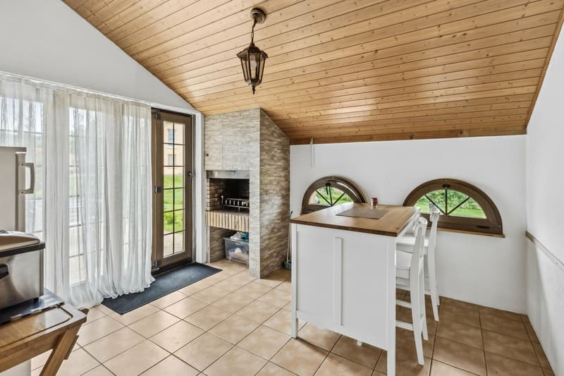 Geräumige 180m2 Wohnvilla im Herzen des Dorfes mit Büro (6)