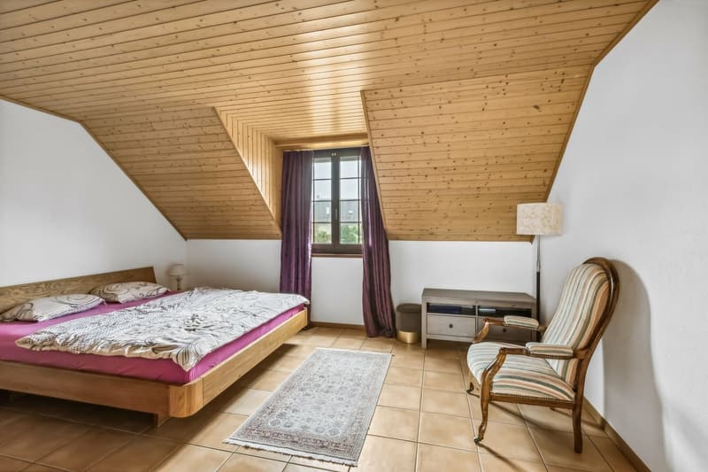 Villa spaziosa di 180m2 abitabili nel cuore del villaggio con ufficio (7)