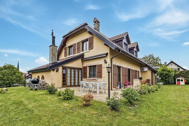 Spacieuse villa de 180m2 habitables au coeur du village avec bureau in (1)