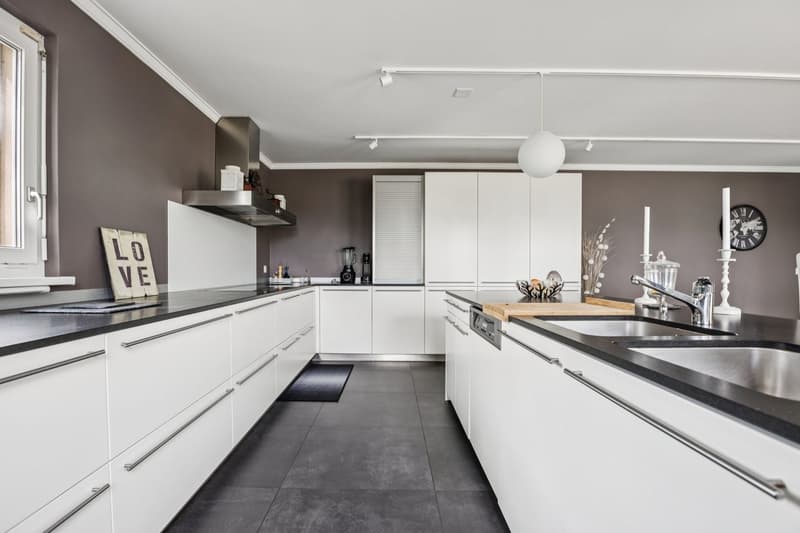 Modern exceptional property on the first line of the lake (3)