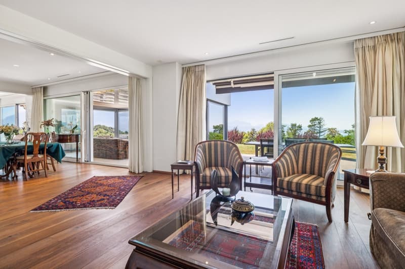 Un appartement d'exception entre ciel et lac (8)