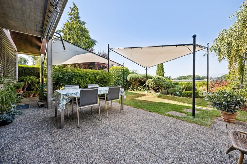 Maison individuelle avec grand jardin dans un quartier résidentiel à q (3)