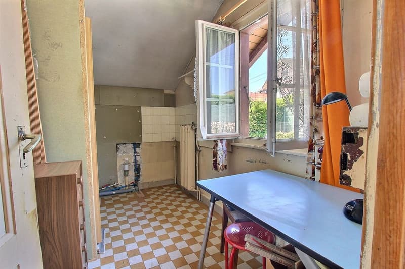 Beautiful chalet with 4-5 rooms and a view of the lake and the Dents-du-Midi (9)