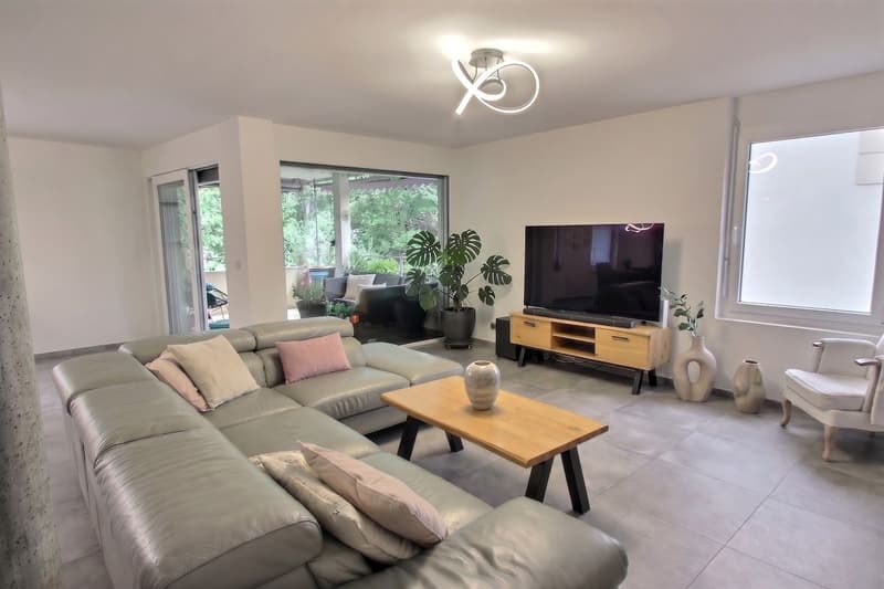 Spacieux appartement de 4,5 pièces de 136 m2, en plein centre de Châtel-St-Denis (3)